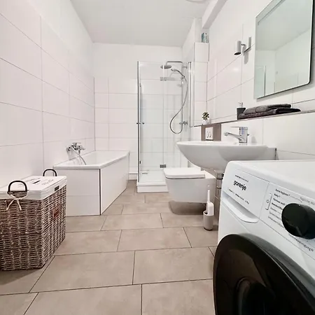 Penthouse Stadtrand Mageburg, Vollausgestattet Lejlighed