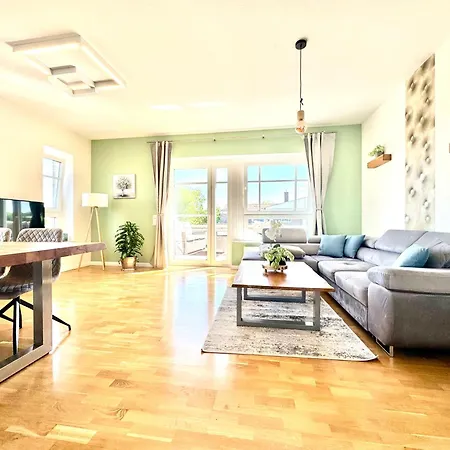 Penthouse Stadtrand Mageburg, Vollausgestattet Lejlighed *